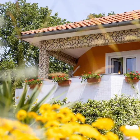 Adela Apartman