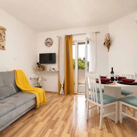 Adela Apartman