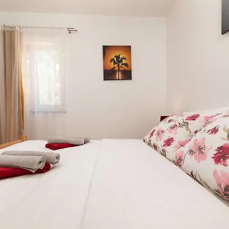 Adela Apartman *