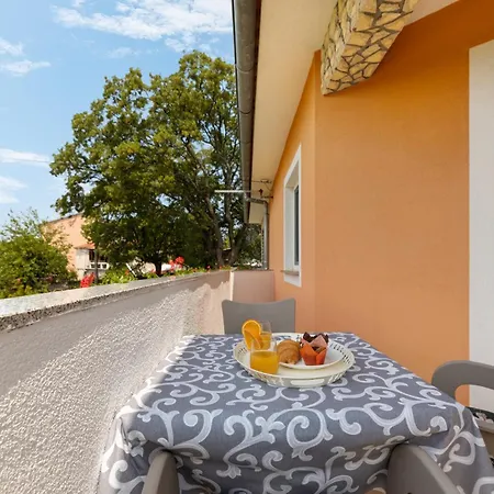 Adela * Polje (Krk)