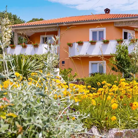 Adela Apartman