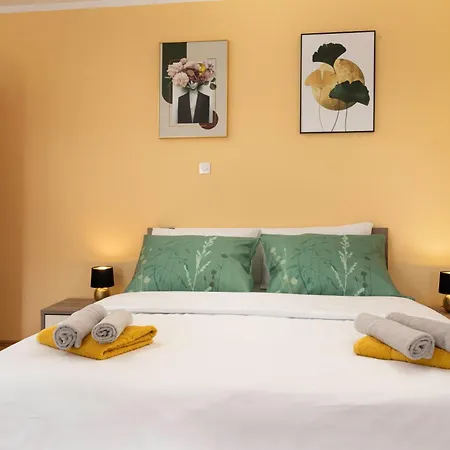 Apartament Adela *