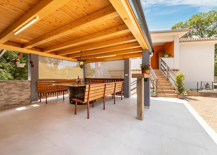 Apartament Adela *